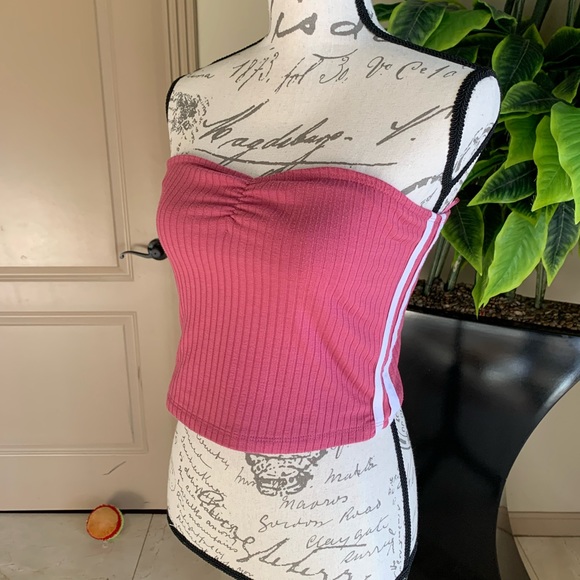 Abercrombie pink crop top - Picture 2 of 4